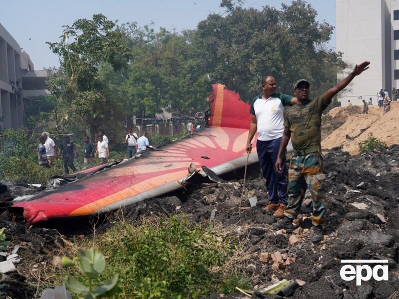 В Індії розбився пасажирський літак. На борту було понад 200 осіб