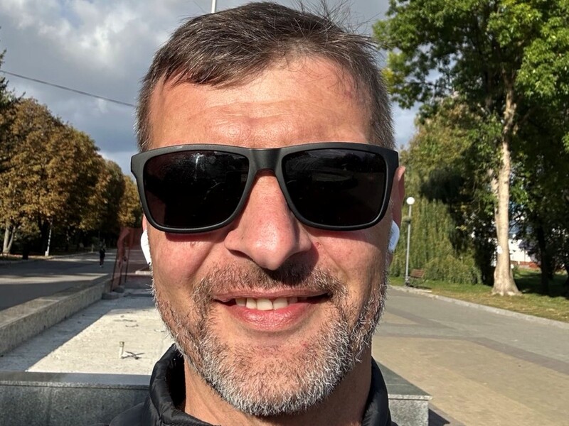 Морпех Дианов показал, как за несколько лет регулярных тренировок восстановил раненую руку. Фото