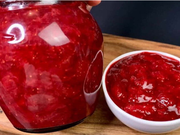 Без загустителя и желатина. Клубничный джем за пять минут – густой, яркий и очень вкусный