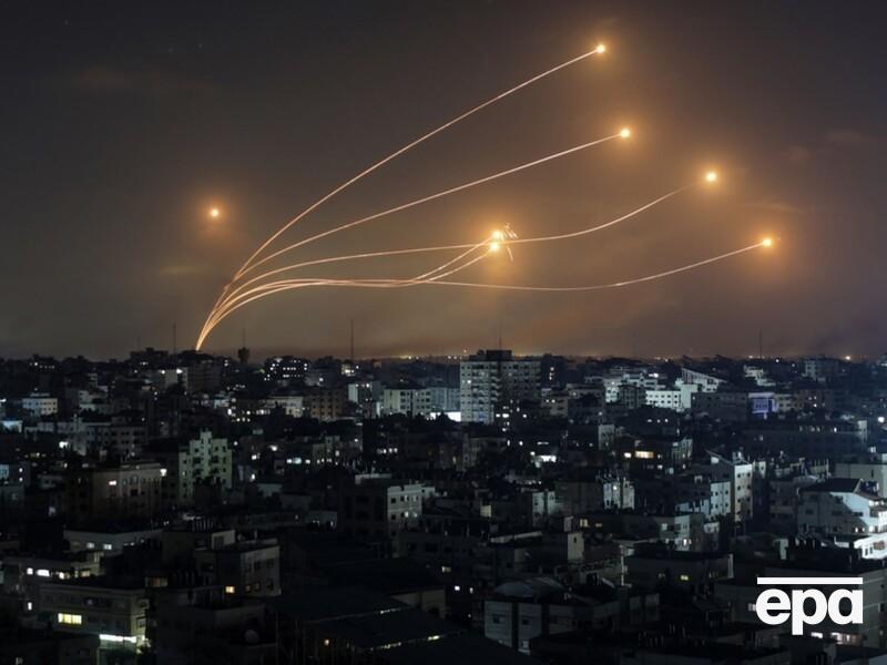 Иран запустил сотни ракет по Израилю. Аятолла пригрозил израильтянам "горькой жизнью"