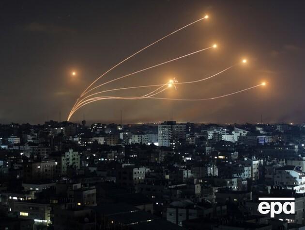 Іран запустив сотні ракет по Ізраїлю. Аятола пригрозив ізраїльтянам 