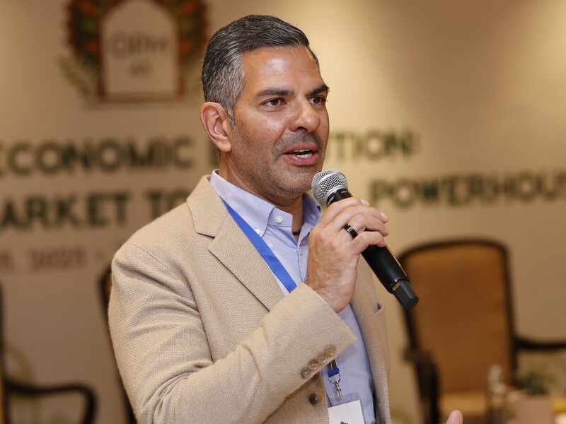 Мільярдера вжалила бджола – він помер на місці