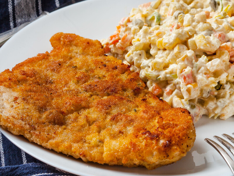 Завдяки цьому кляру відбивні залишаться соковитими й дуже смачними. Простий і миттєвий рецепт