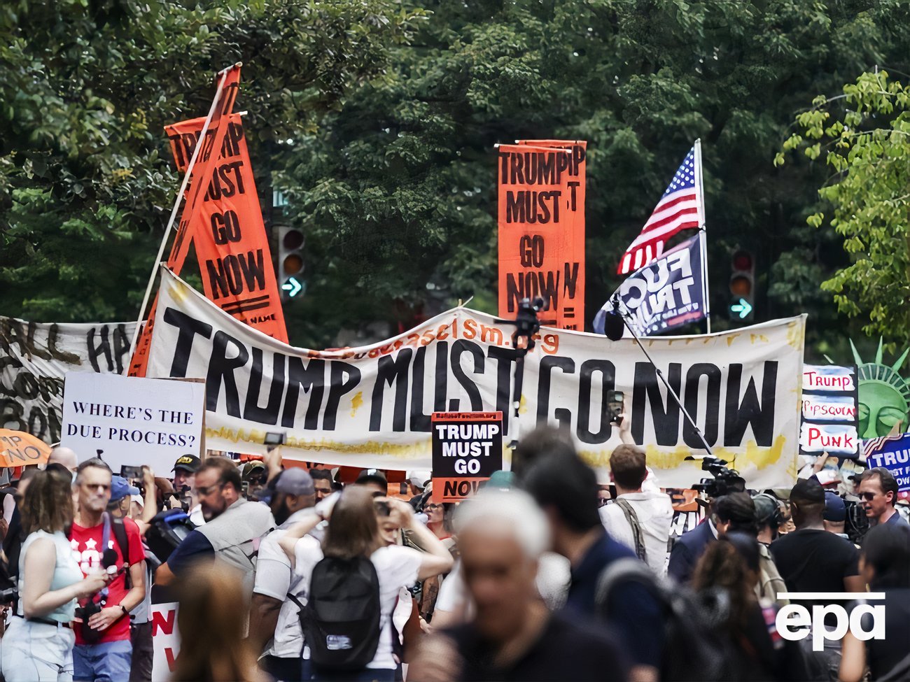 В США проходит масштабная акция протеста против Трампа. Фото
