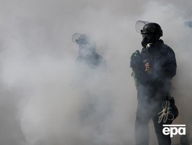 В США продолжаются протесты. Для разгона людей в Лос-Анджелесе полиция применила слезоточивый газ