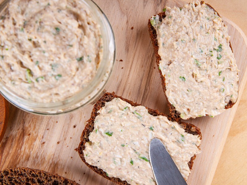Просто змішайте ці продукти – і намазка вийде дуже смачною. Швидкий рецепт закуски