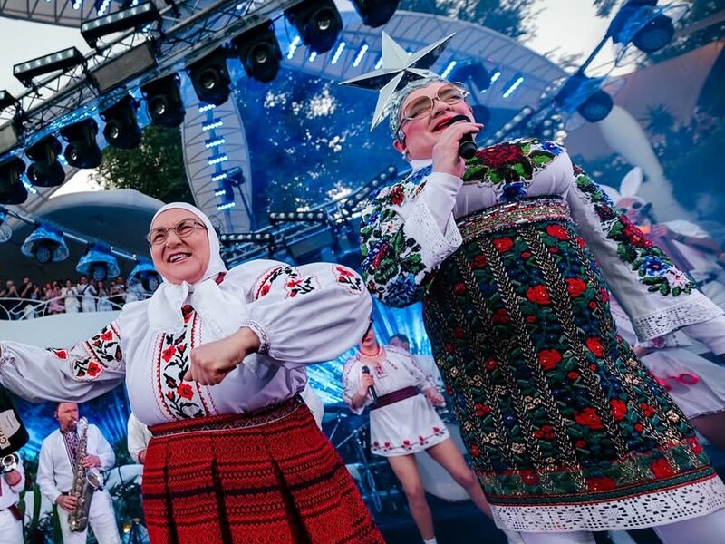 Директор Сердючки, которая спела в Киеве на русском, впервые прокомментировал скандал