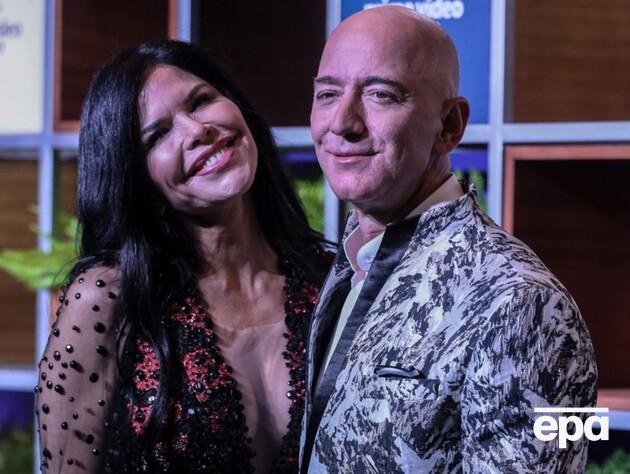 Наречена Безоса в юності жила в скромному будинку й мала зовсім інший вигляд, ніж зараз. Фото до й після