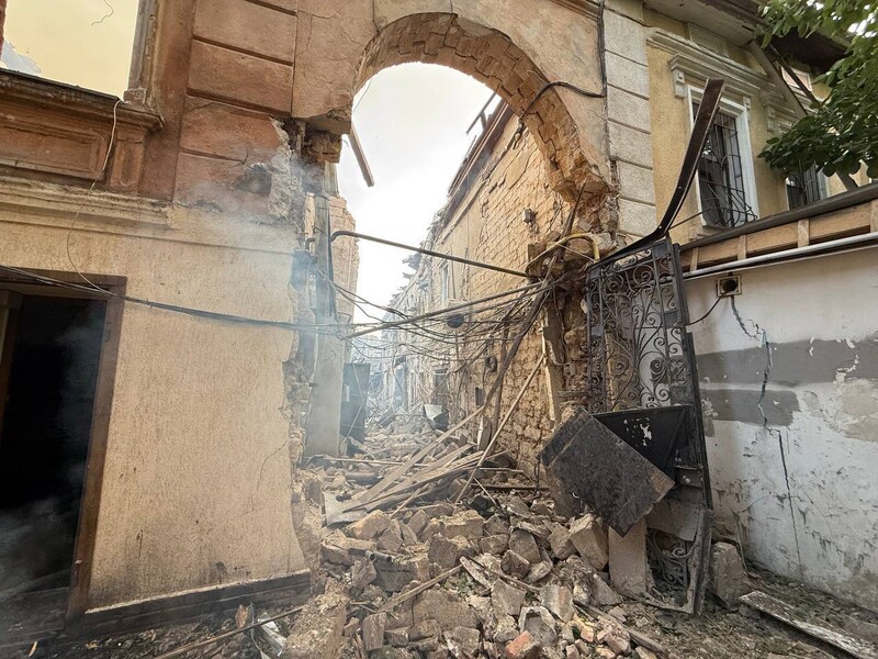 Росія завдала удару по Одесі, пошкоджено історичний центр, серед поранених є діти