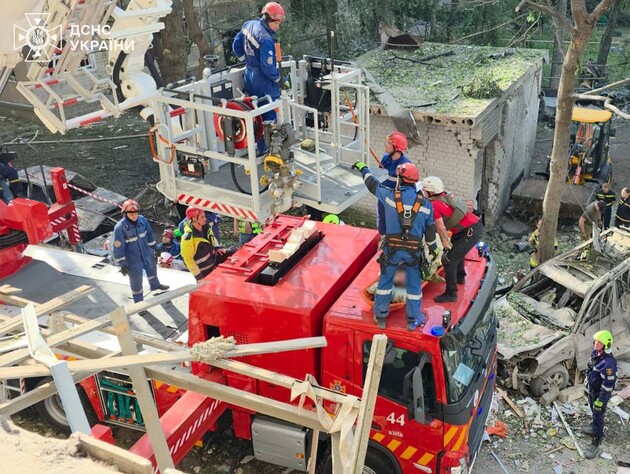У Києві було пряме влучання балістики в житловий будинок – МВС