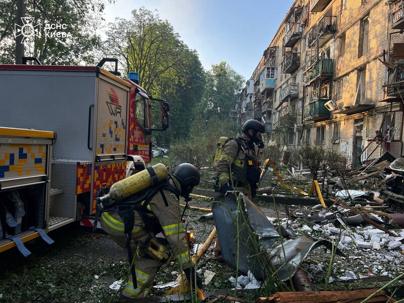 "Чистой воды терроризм". После ударов РФ Зеленский упрекнул "сильных мира" в их бездействии