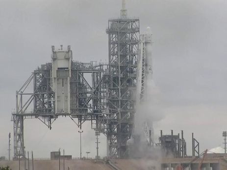 SpaceX успешно запустила ракету Falcon 9 с кораблем Dragon на МКС. Видео