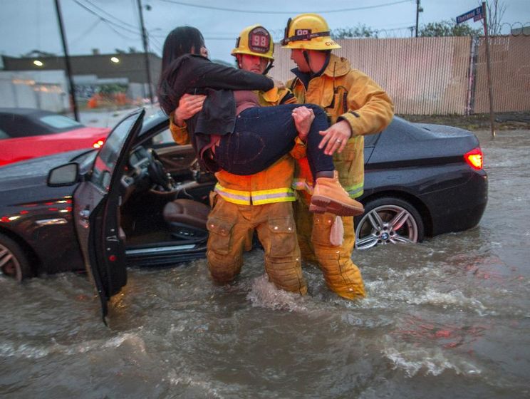 В американській Каліфорнії число жертв потужного шторму збільшилося до чотирьох осіб