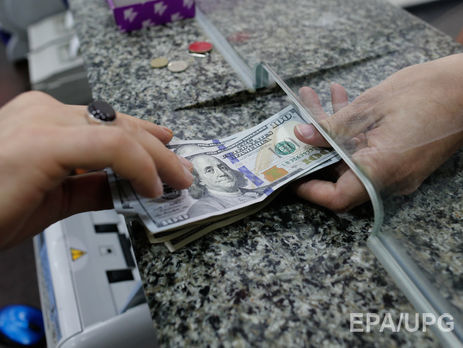 Гривня до долара подешевшала до 27,03 грн/$