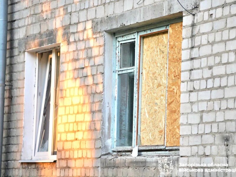 В Запорожье в результате российского обстрела повреждено 15 многоэтажек