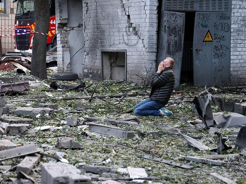 У Києві оголосили жалобу за жертвами нічної атаки РФ. Кількість загиблих і поранених зростає