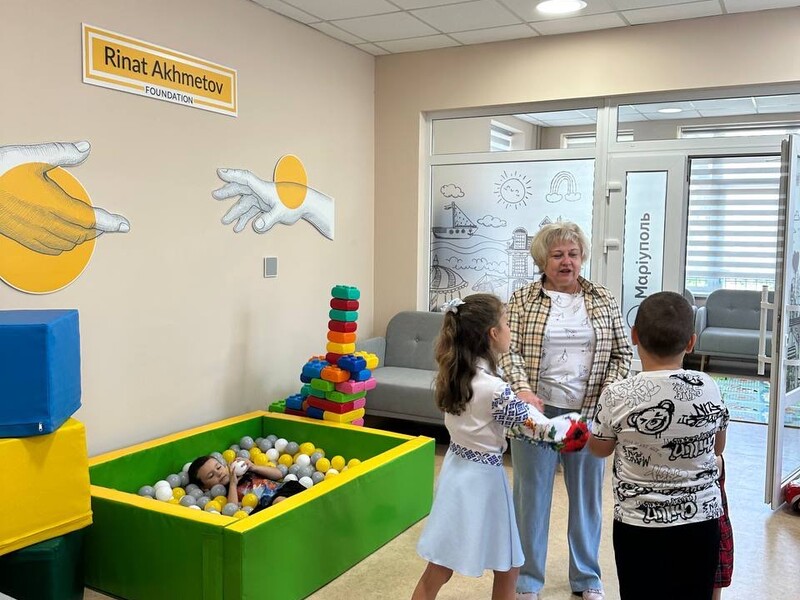 Переселенцы из Мариуполя получили социальное жилье, которое обустроил Фонд Рината Ахметова в Днепре