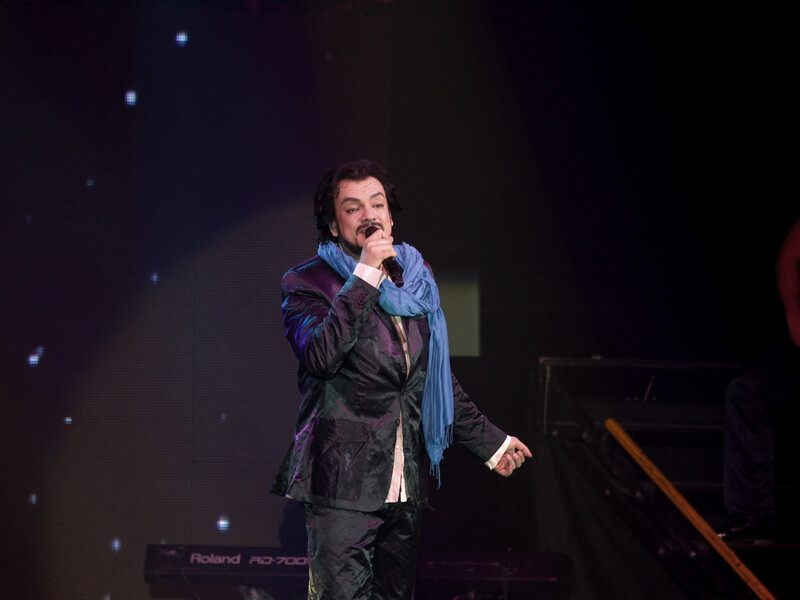 Едва держался на ногах. Киркоров, которого позвали петь на свадьбе, перепугал всех изможденным видом