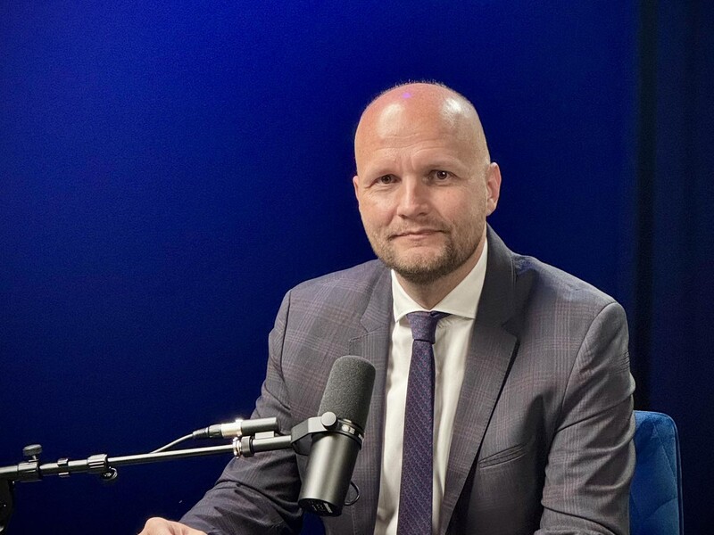 Ексміністра оборони Словаччини намагалися заарештувати через передавання Україні військової допомоги