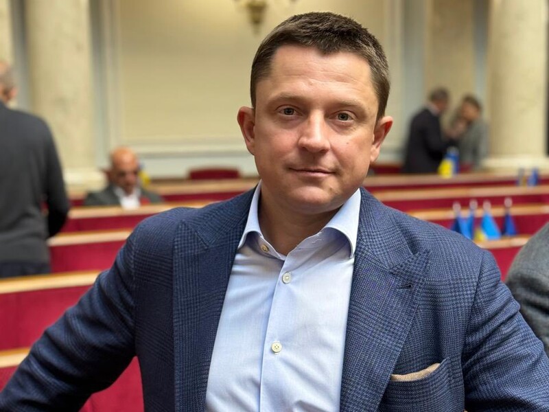 Народний депутат України, якого називали прогульником Ради, заявив, що складає мандат і йде з політики