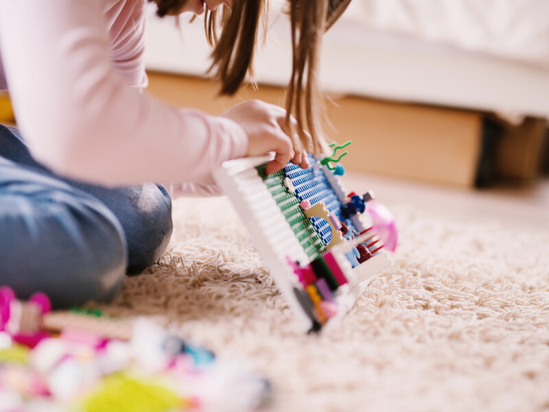 "Ролевые игры". В РФ призвали готовить к материнству девочек 3 лет. Видео