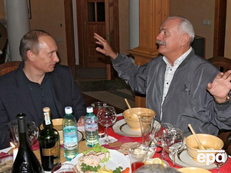 Путину доставляет удовольствие общение с раболепным Михалковым: умеет правильно лебезить, стелется