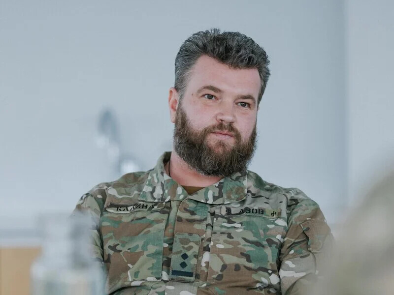 Паламар: Во время обмена иду к "скорой" первым, а там сидит Медведчук, сдает кровь