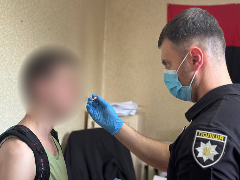 Підозрюваного в убивстві семирічної дівчинки в Одесі затримали, він був її сусідом. Відео