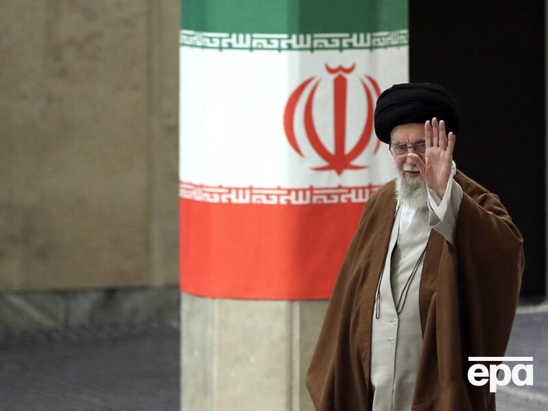 Верховный лидер Ирана спрятался в бункере и выбрал преемников на случай, если его убьют – NYT