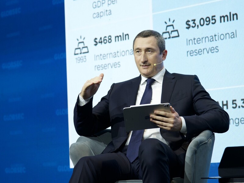 Семья министра единства Чернышова выехала из Украины – СМИ