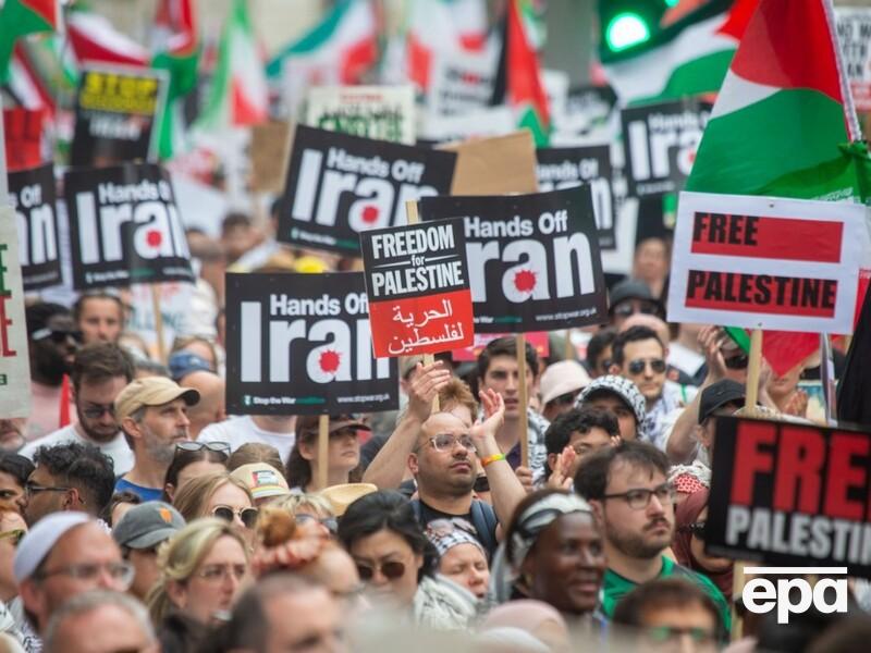 В Лондоне тысячи людей вышли на улицы города в поддержку Палестины и против бомбардировок Ирана