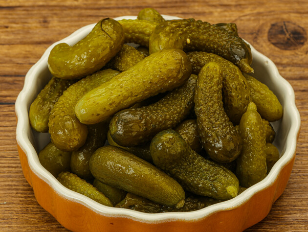 Приготовьте этот простой рассол – и малосольные огурцы быстро получатся вкусными. Проверенный рецепт