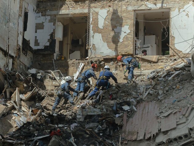 Ці речі треба мати із собою під час повітряних атак РФ. Інструкція 