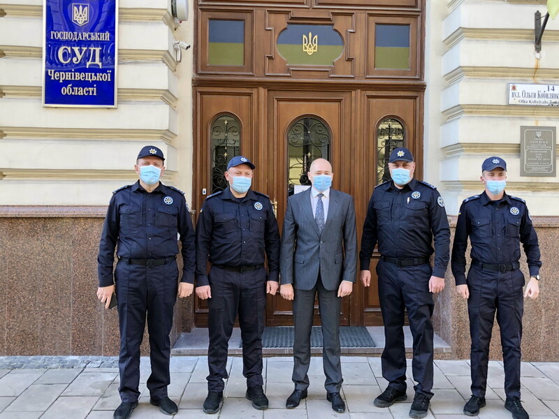 Незадекларированное имущество, прописка в общежитии и отказ от комментариев. Расследование "5 канала" о черновицком судье Проскурняке