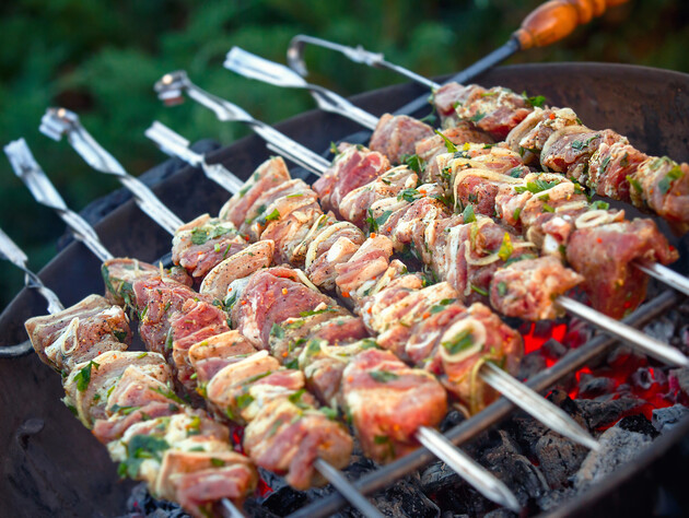 Додайте багато цього продукту до шашлику, щоб він вийшов найсмачнішим. Лайфхак 