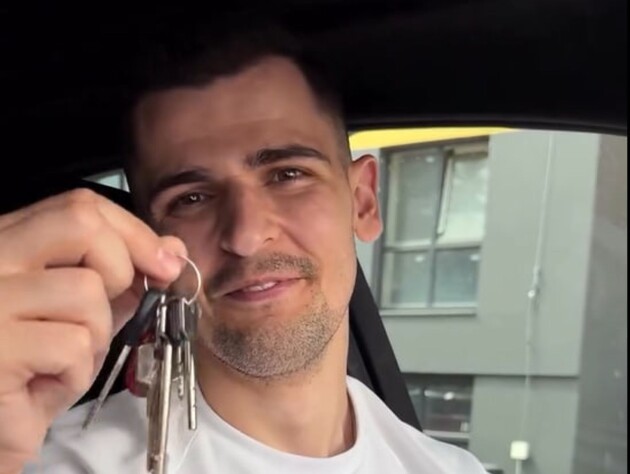 Ніколас Карма за три роки зйомок накопичив собі на квартиру. Який вигляд вона має. Відео