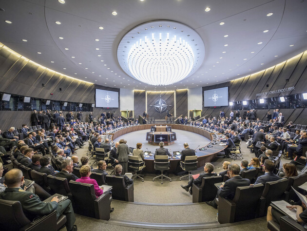 Ще ніколи НАТО не був так близько до розпаду – Bloomberg