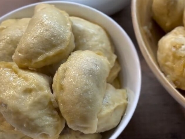 Смешайте это с мукой – и вареники никогда не разварятся. Рецепт нежного теста, проверенный годами