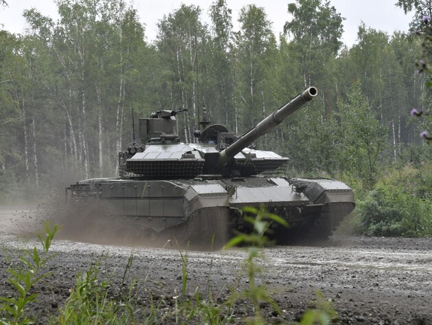 Сотни танков и бронетранспортеров – ежемесячно. В НАТО сделали заявление о мощностях российского ВПК