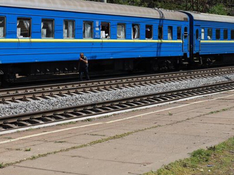 В "Укрзалізниці" рассказали, могут ли останавливать движение поездов во время российских обстрелов