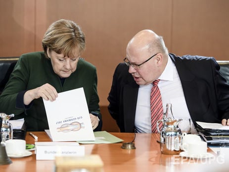 В 2016 году в Германии отклонили почти 300 тыс. ходатайств о предоставлении убежища – глава администрации Меркель