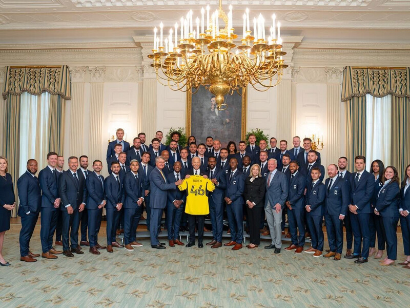 Украинский футболист рассказал, что почувствовал "тяжелую энергию" в Белом доме, когда встречался там с Байденом