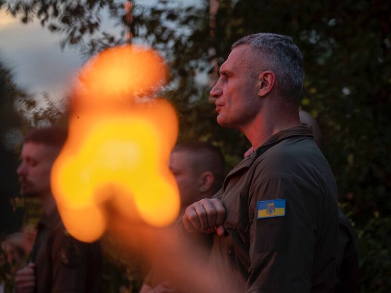 Кличко зажег символический огонь единства и вручил награды бойцам батальона "Свобода"