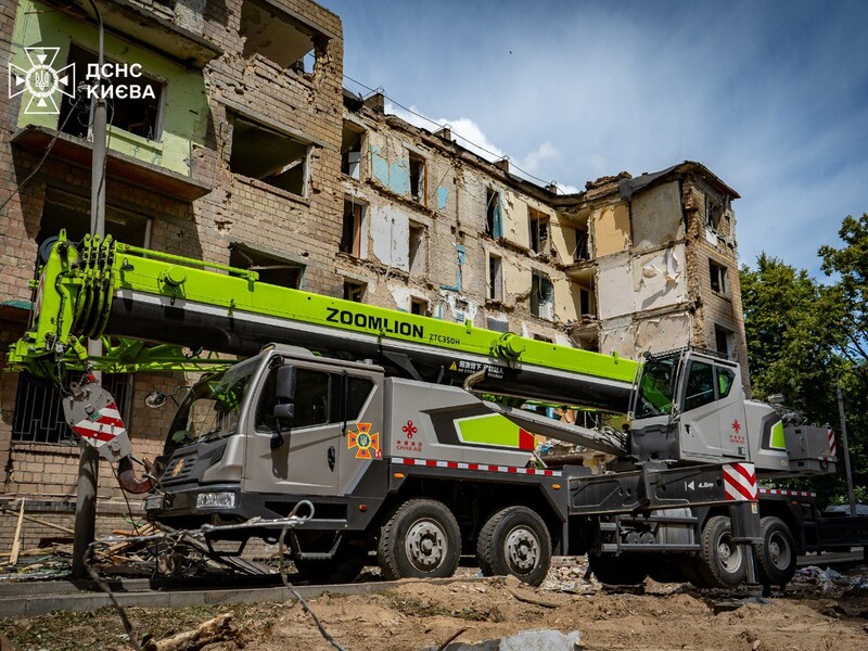 Работали трое суток. Спасатели завершили работы в Киеве на месте попадания в многоэтажку