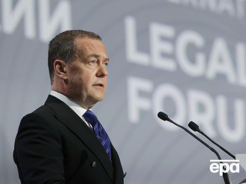 Медведев заявил, что едет в прифронтовую Курскую область РФ