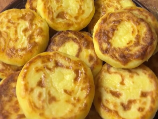 Ці сирники ніколи не розповзуться на сковороді. Рецепт без борошна, але з одним секретним інгредієнтом