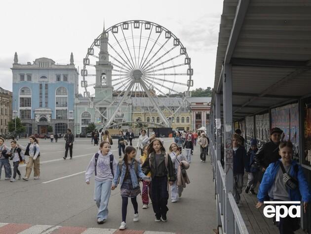 Синоптики обіцяють у вихідні в Україні грози й ураган