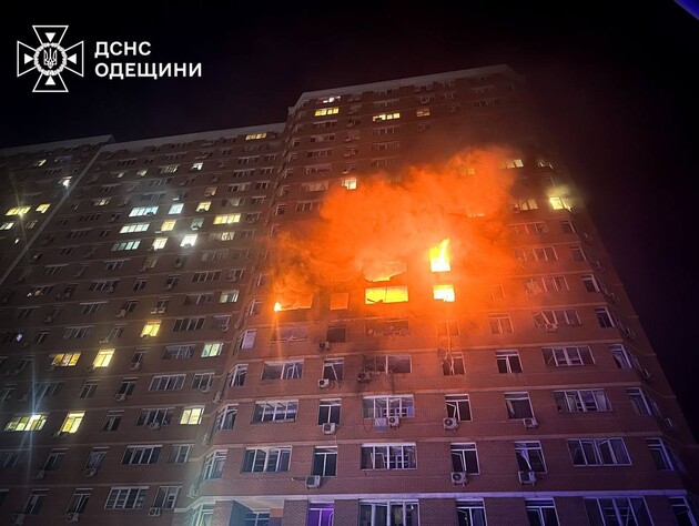 В Одесі рятувальники дістали з-під завалів тіла подружжя, яке загинуло від російського удару