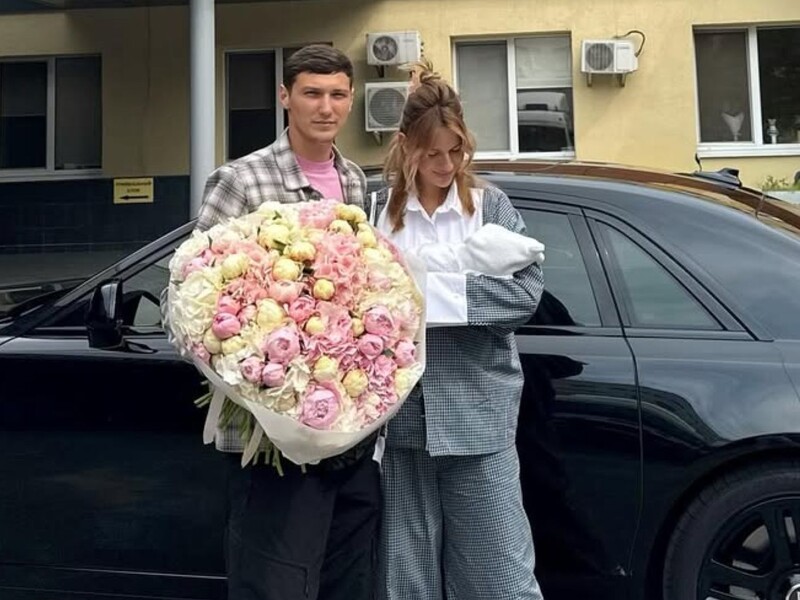 Никитюк, которая тайно стала матерью, прокомментировала слухи о суррогатной матери для своего первенца