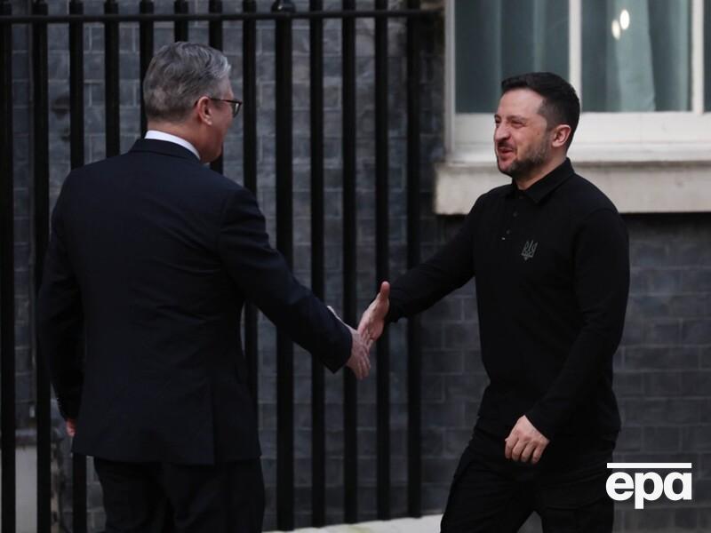 Не так, как обычно. Стармер вспомнил, как встретил Зеленского после его спора с Трампом в Белом доме